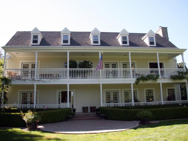 Stunning Colonial Brings a Touch of Southern Living to California Stunning Colonial Brings a Touch of Southern Living to California