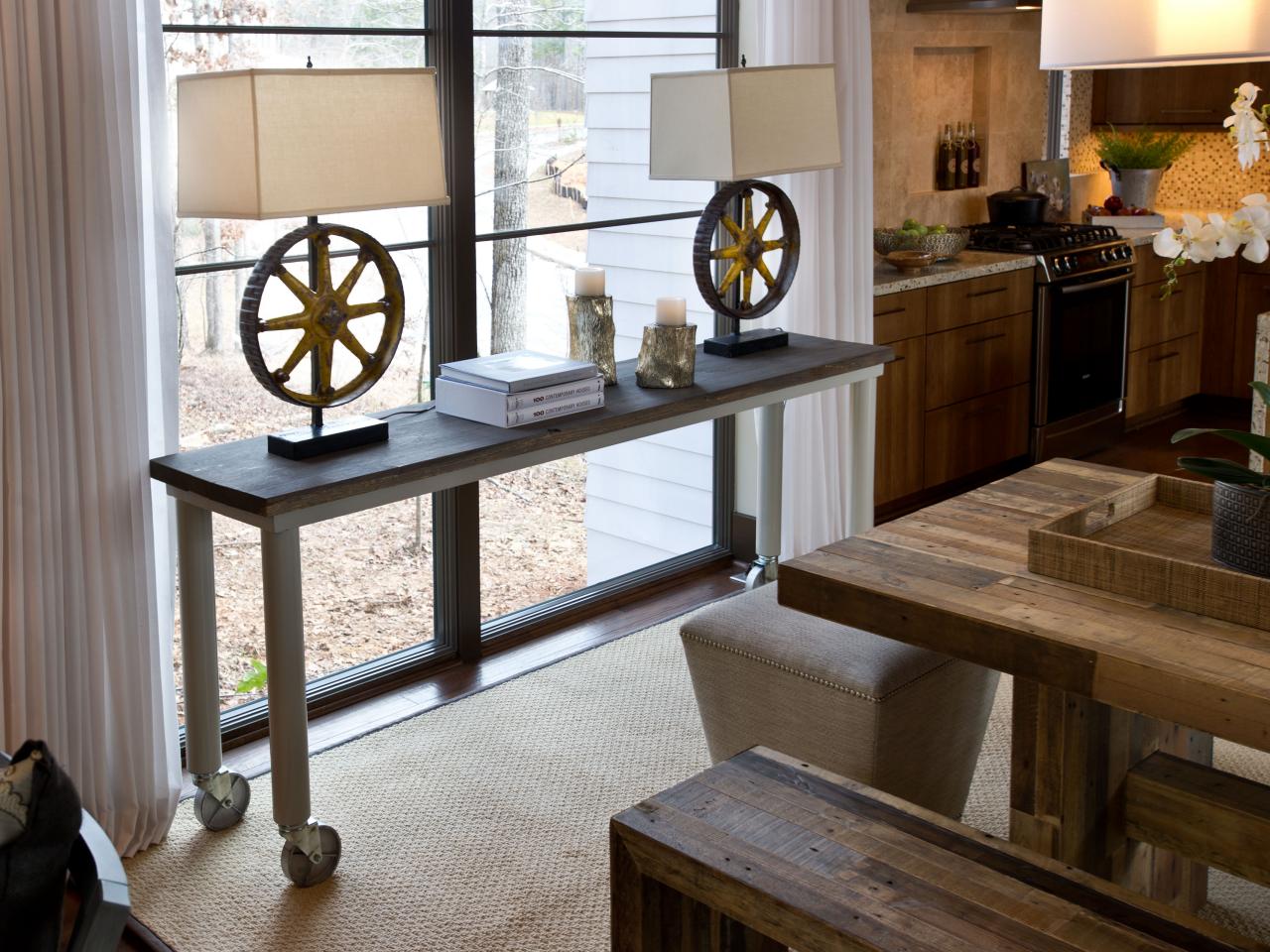 Gh2012 dining room 04 side table epp5363 s4x3.jpg.rend.hgtvcom.1280.960