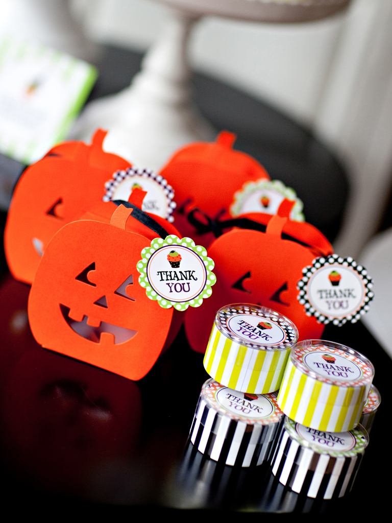 Creative Halloween Cupcakes Toppings For Your Party Creative Halloween Cupcakes Toppings For Your Party
