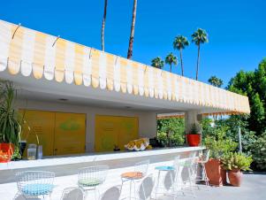 CI-Oyster-The-Parker-Palm-Springs_hotel-mid-century-outdoor-bar_s4x3