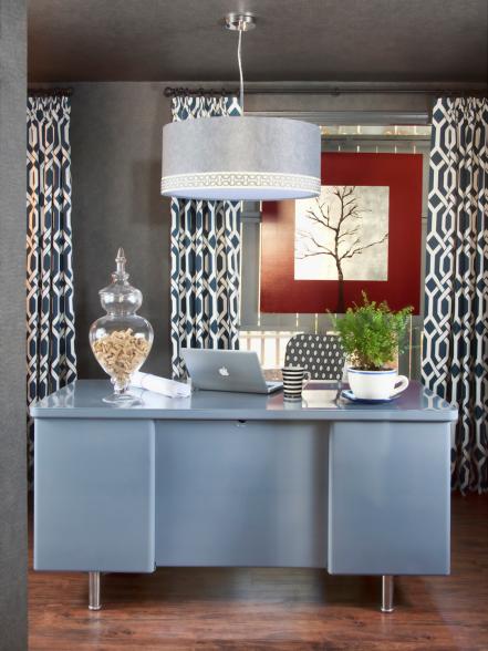 Contemporary Office: Desk and Accessories
