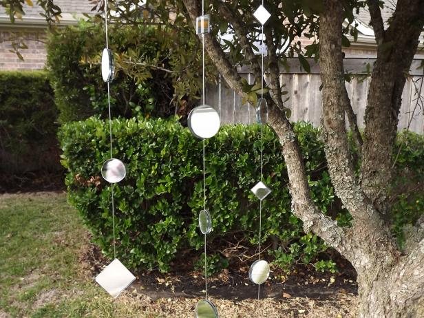 Mirrored Garlands in Outdoor Garden Mirrored Garlands in Outdoor Garden