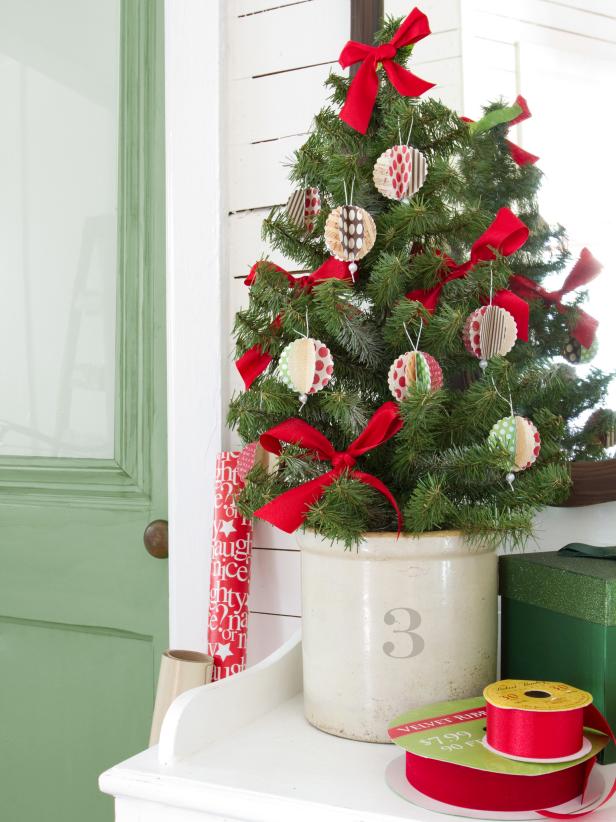 DIY 3D Paper Christmas Tree Ornaments From Card Stock