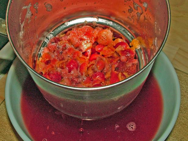 Use Strawberries to Tie Dye Shirts Use Strawberries to Tie Dye Shirts