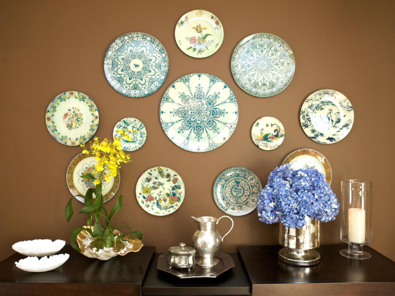 15 Ways To Dress Up Your Dining Room Walls HGTVs Decorating