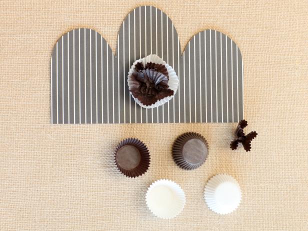 Gray & White Paper Crown With Paper Cupcake Liners