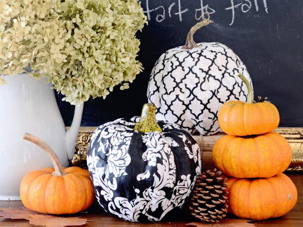 Contemporary Fall Centerpiece Featuring Decoupaged Patterned Pumpkins Contemporary Fall Centerpiece Featuring Decoupaged Patterned Pumpkins
