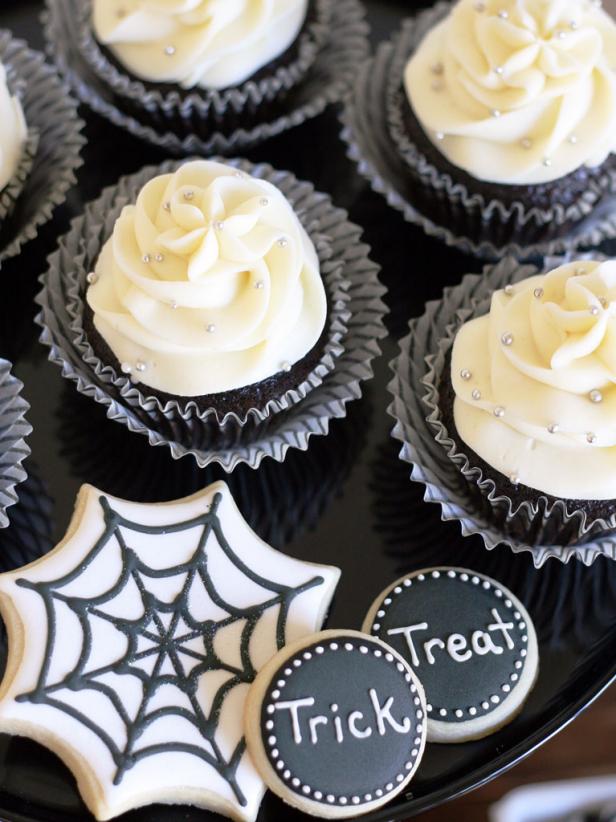 Halloween Dessert Table