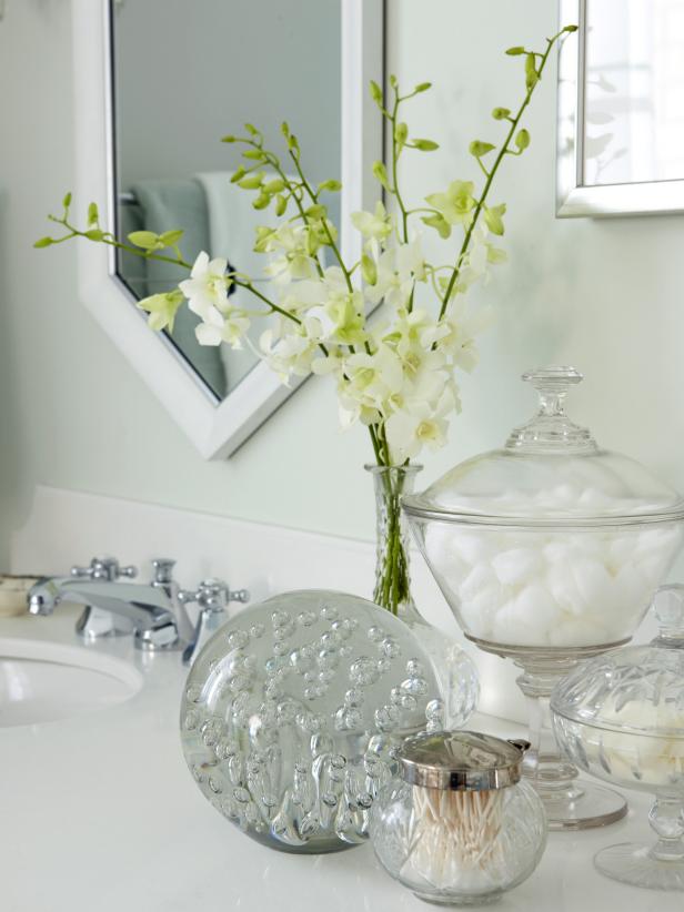 Bathroom Supplies in Decorative Glass Jars