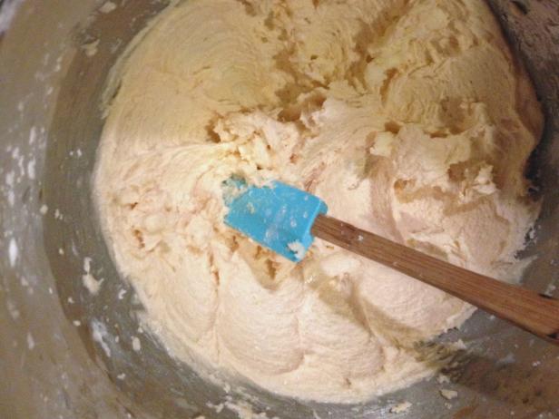 Original_Liz-Gray-Valentine-Cookies-Step-3-Make-Filling-Mixer_s4x3 Original_Liz-Gray-Valentine-Cookies-Step-3-Make-Filling-Mixer_s4x3