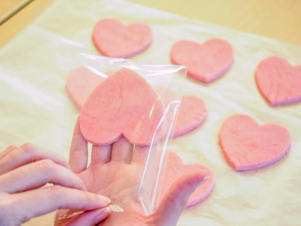 Original_Marianne-Canada-Playdough-Valentines-Step4_s4x3 Original_Marianne-Canada-Playdough-Valentines-Step4_s4x3