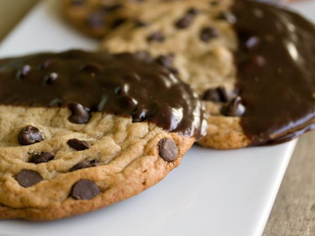 Ganache-Dipped Chocolate Chip Cookies Ganache-Dipped Chocolate Chip Cookies
