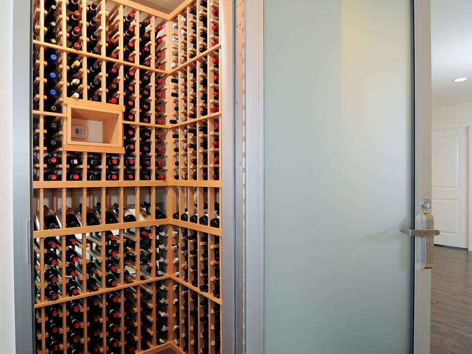 Wine Cellar With Built-in Storage and Thermostat 