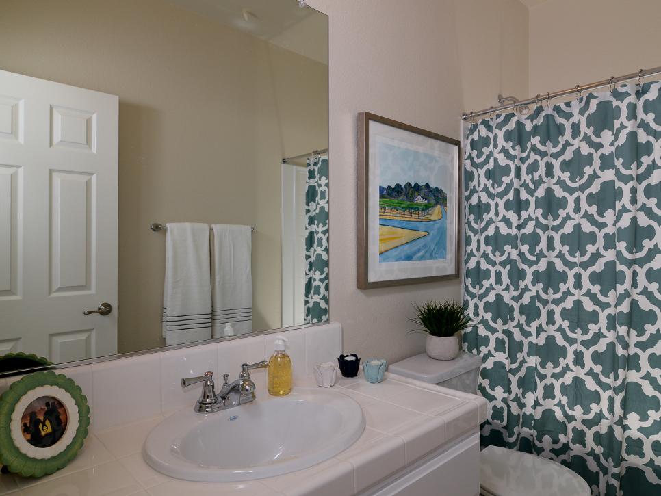 Cream Bathroom with Trellis-Patterned Shower Curtain