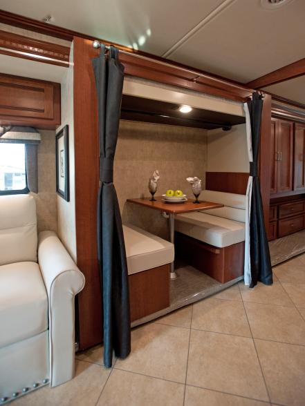 Winnebago Forza: Double Duty Dinette