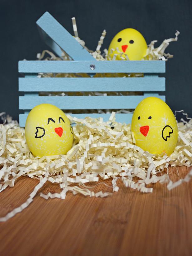 Original_jessica-yonker-easter-egg-chickens-basket_s3x4 Original_jessica-yonker-easter-egg-chickens-basket_s3x4