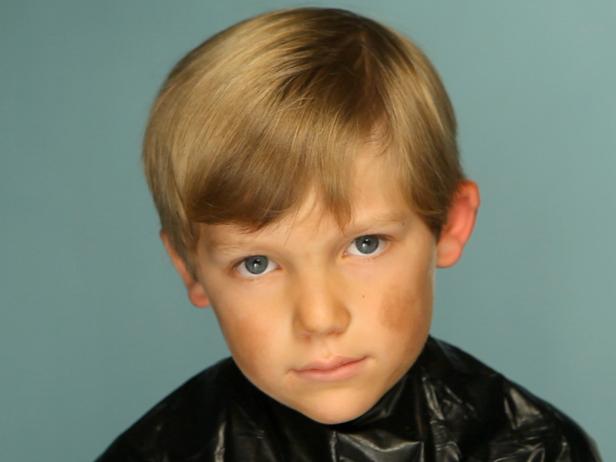 To apply pirate makeup, begin by "dirtying up" the face by using a sponge to smudge brown and yellow eye shadow on child's cheeks, forehead and down the neck. Darken the eyebrows using eye shadow and/or eyeliner pencil, making them look as full and unkempt as possible. Tip: The darker the color and more severe the arch, the more menacing your pirate will look. Add an eye patch. On the eye that is not covered, add dark brown eye shadow underneath to mimic dark circles and collected dirt from endless pillaging and those long months at sea.
