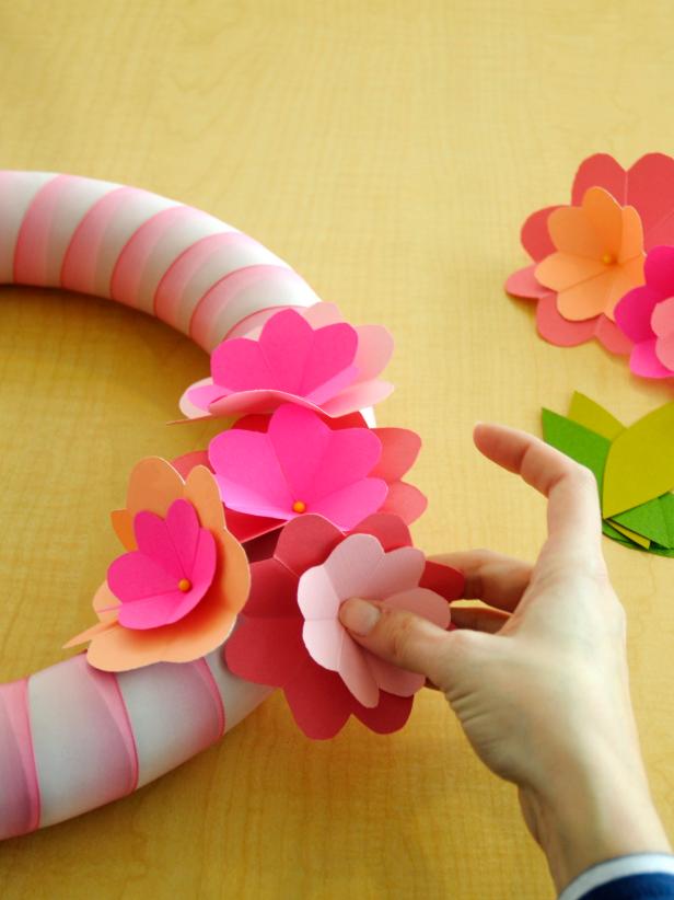 Original_Marianne-Canada-Paper-Posey-Spring-Wreath-Step8_s4x3 Original_Marianne-Canada-Paper-Posey-Spring-Wreath-Step8_s4x3