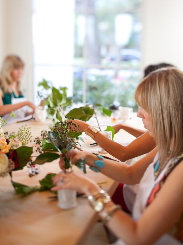 Original_Camille-Styles-Flower-School-Party-Step2_v Original_Camille-Styles-Flower-School-Party-Step2_v