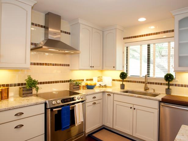 Simple Striped Kitchen for Modern Garage