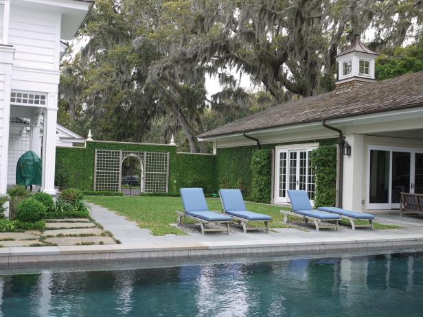 Traditional Pool and Pool House Traditional Pool and Pool House