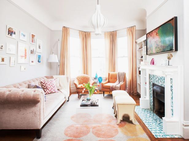 Eclectic Living Room With Velvet Sofa Eclectic Living Room With Velvet Sofa