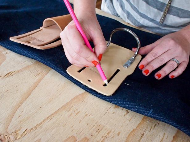 Original_Kristin-Guy-bbq-tool-belt-mark-placement_s4x3 Original_Kristin-Guy-bbq-tool-belt-mark-placement_s4x3