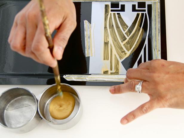 Painting A Stencil on an Art Deco Vanity Tray Painting A Stencil on an Art Deco Vanity Tray