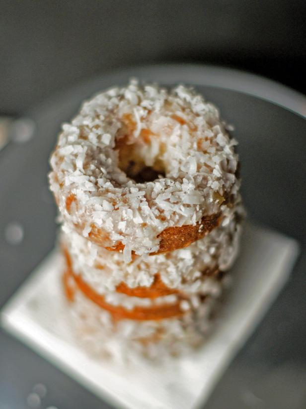 Pina Colada Baked Doughnuts Pina Colada Baked Doughnuts