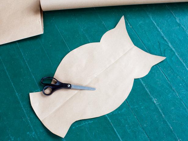 Flatten pattern to ensure both sides are symmetrical and you're happy with the owl's overall shape. You can create templates of various sizes if you wish.