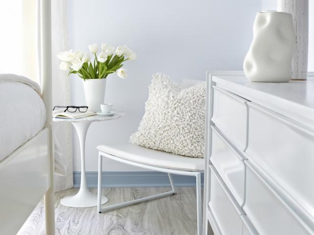 All White Room Corner Seating Area All White Room Corner Seating Area With Modern Decor.
