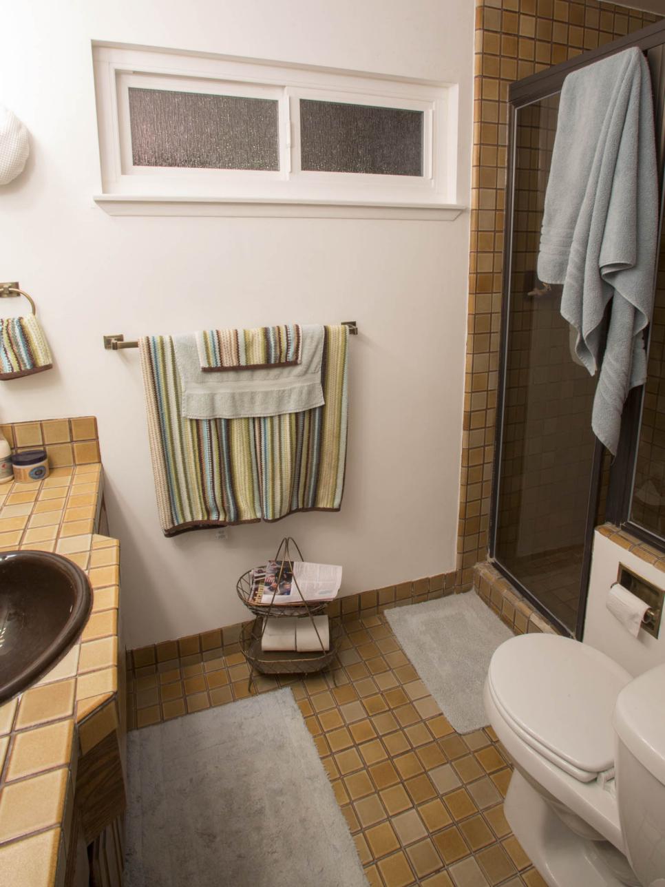 20 Small Bathroom Before and Afters HGTV