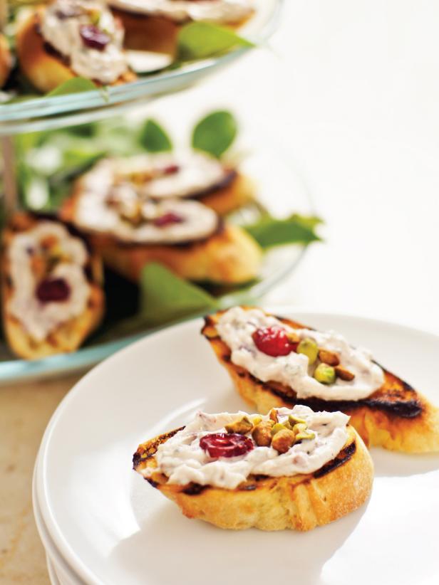 Crostini With Herbed Cream Cheese Spread 