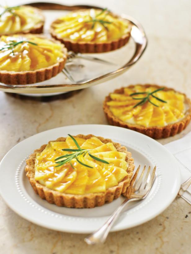 Pineapple Tart With Nut Crust Pineapple Tart With Nut Crust