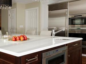 RS_Jennifer-Gilmer-white-contemporary-kitchen-microwave_s3x4