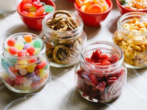 Kids' Treats in Mason Jars Kids' Treats in Mason Jars