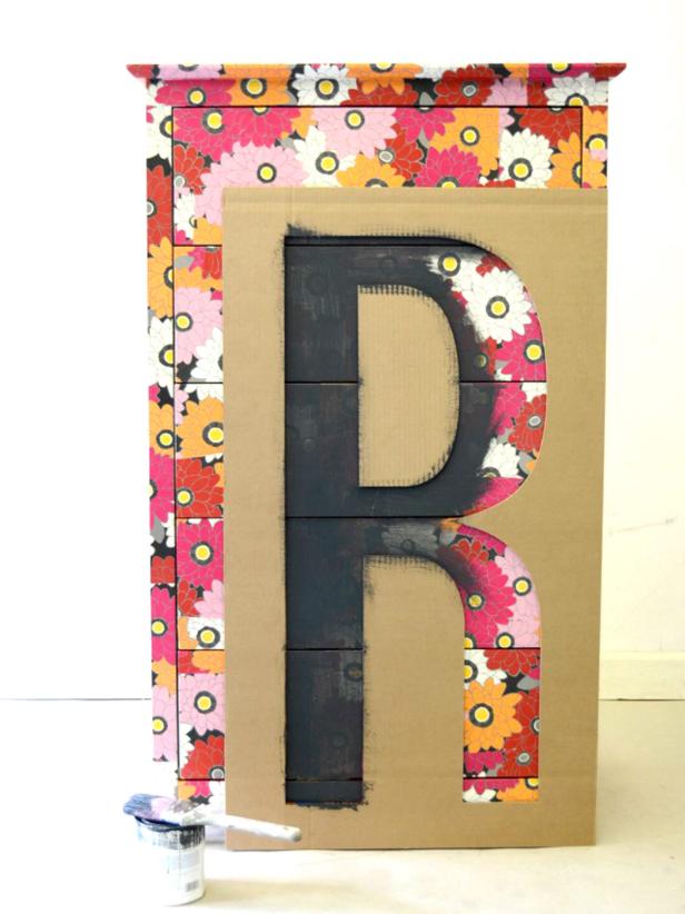 HGMAG014_Dresser-Monogram-Process-4-3x4 HGMAG014_Dresser-Monogram-Process-4-3x4