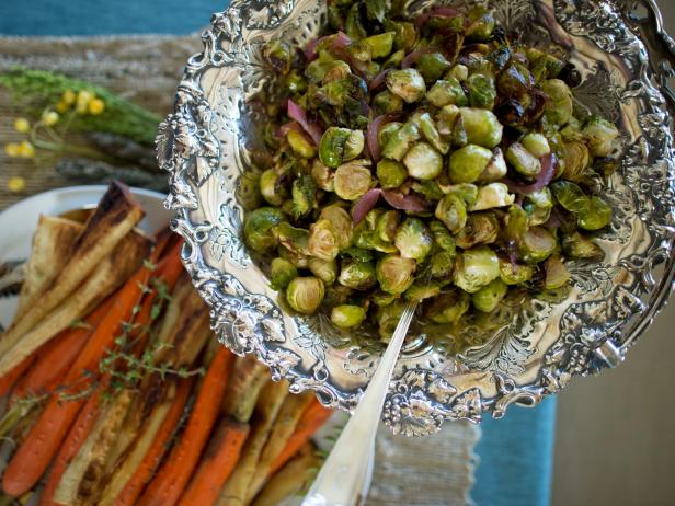 Brussels Sprouts With Red Onions and Hazelnuts
Brussels Sprouts With Red Onions and Hazelnuts
