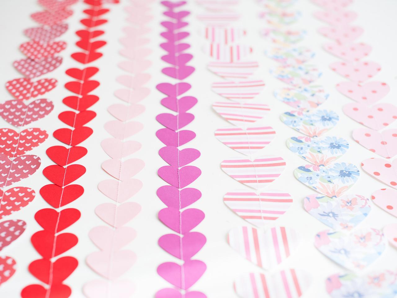 Valentine's Day Paper Heart Garland | Easy Crafts and Homemade ...
