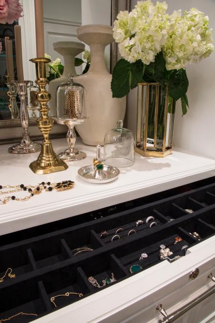 Elegant English Closet: Jewelry Storage