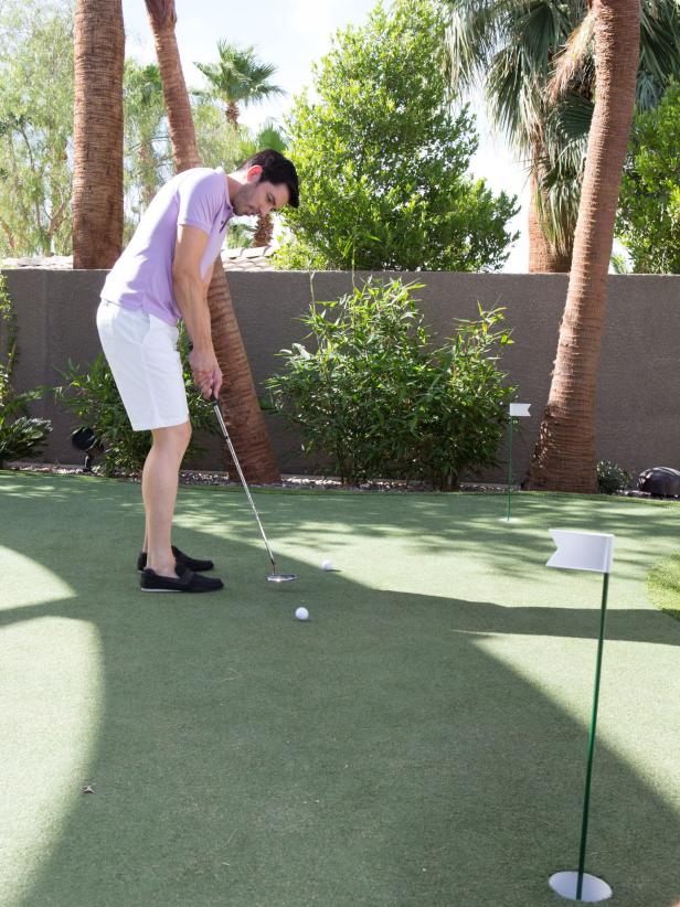 Drew Scott Practicing Putting Drew Scott Practicing Putting