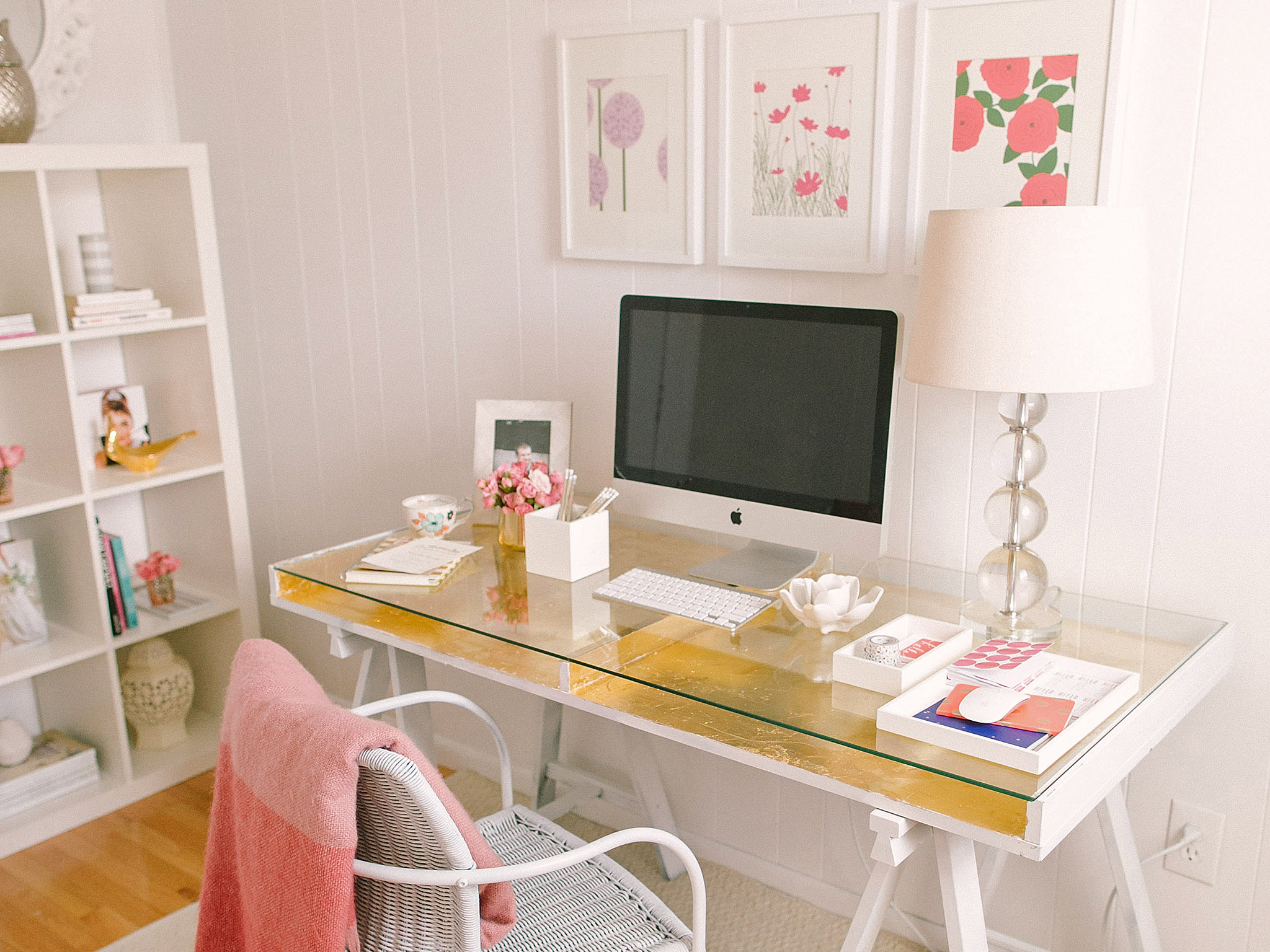 white desk decor