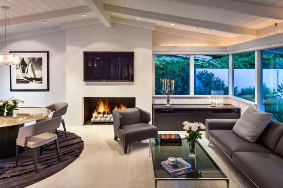 Modern Living Room With Gas Fireplace Modern Living Room With Gas Fireplace