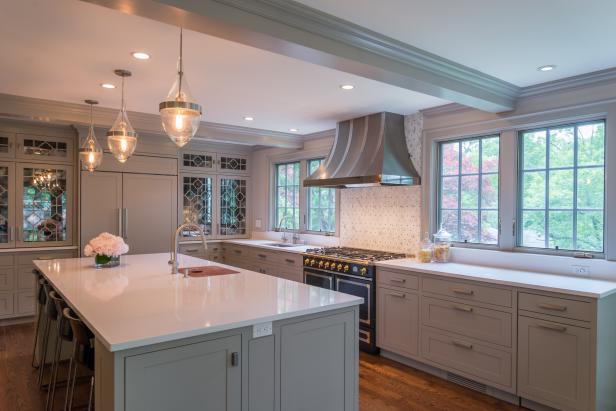 Kitchen With Repeated Patterns Kitchen With Repeated Patterns