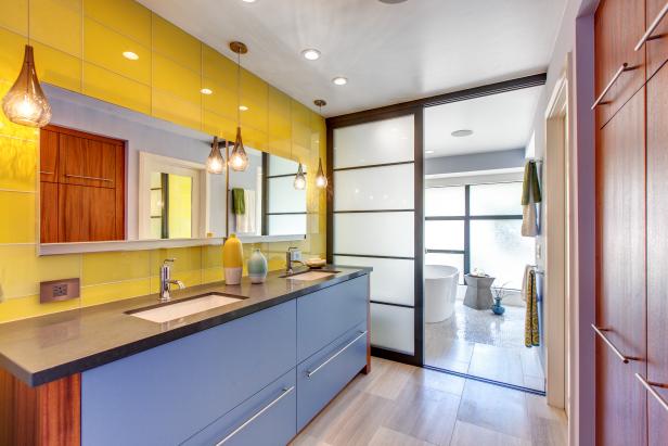 Daring and Bright Bathroom With Asian and Midcentury Touches Daring and Bright Bathroom With Asian and Midcentury Touches