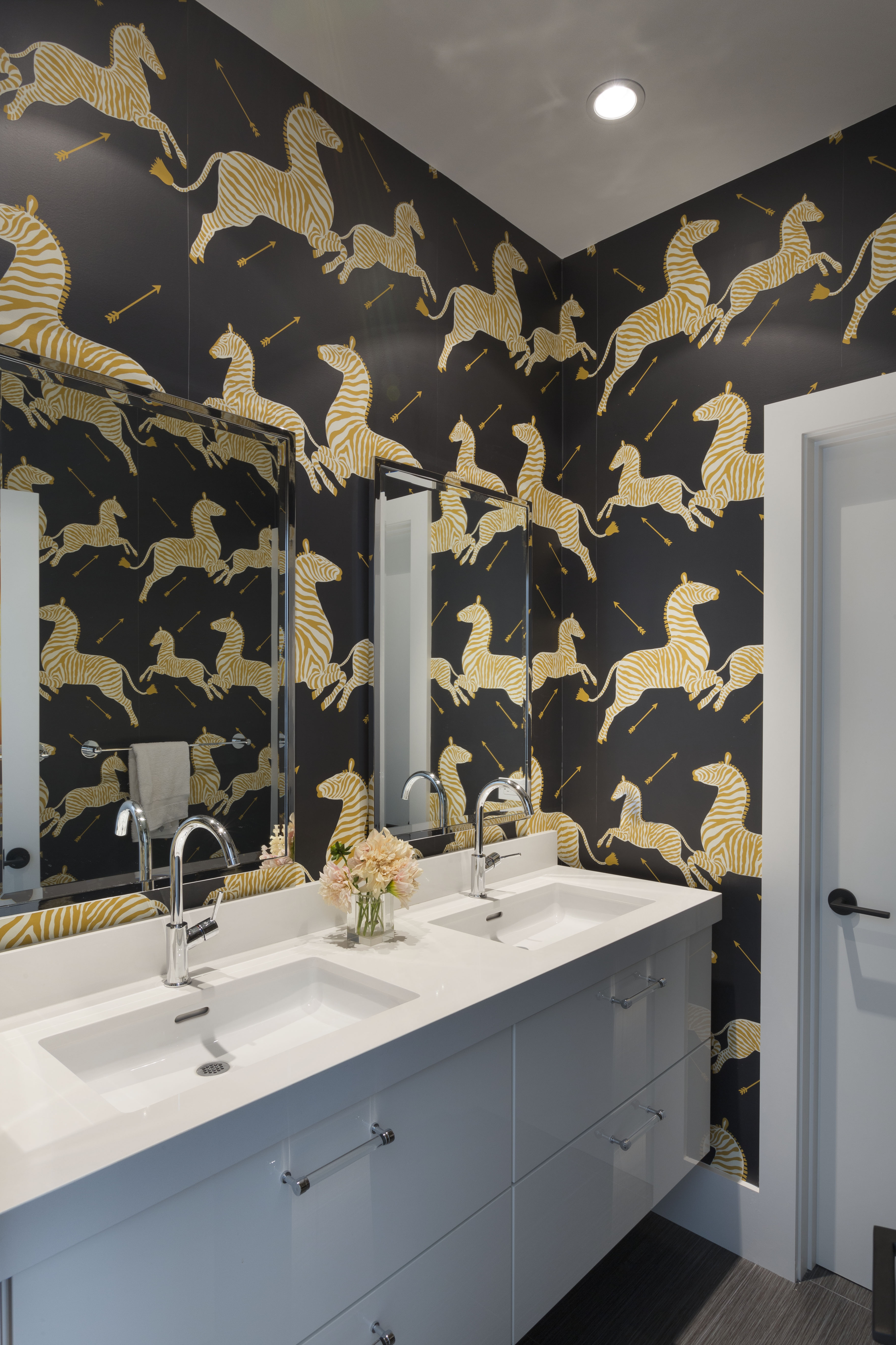 wallpapered bathroom ideas