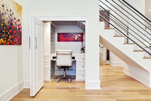 Contemporary Home Office Nook Is Chic, Cozy Contemporary Home Office Nook Is Chic, Cozy