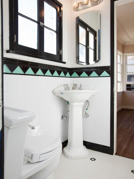 20 Small Bathroom Before and Afters | HGTV