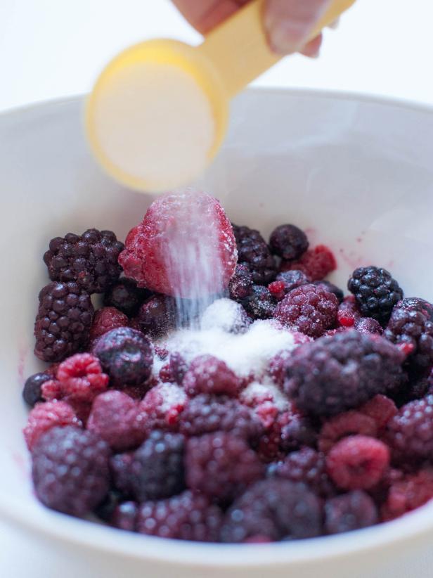 How to Make Mixed Berry Cobbler How to Make Mixed Berry Cobbler