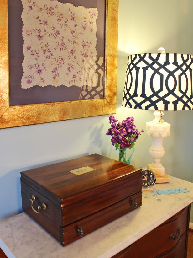 Vintage cutlery boxes are a frequent fixture at estate and yard sales — usually in pretty worn condition. With just a little elbow grease, you can refinish and re-line them for a massive upcycled jewelry box.